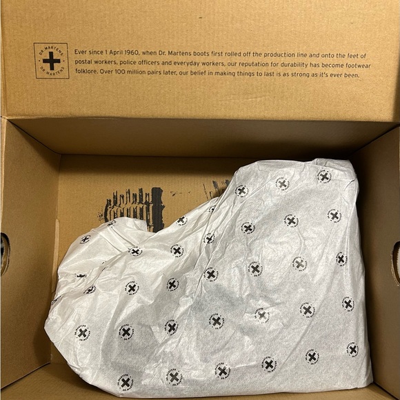 🥾 Dr. Martens 1460 Smooth Leather Boots – Size 6 (Women’s 7) – New in Box - Picture 5 of 6